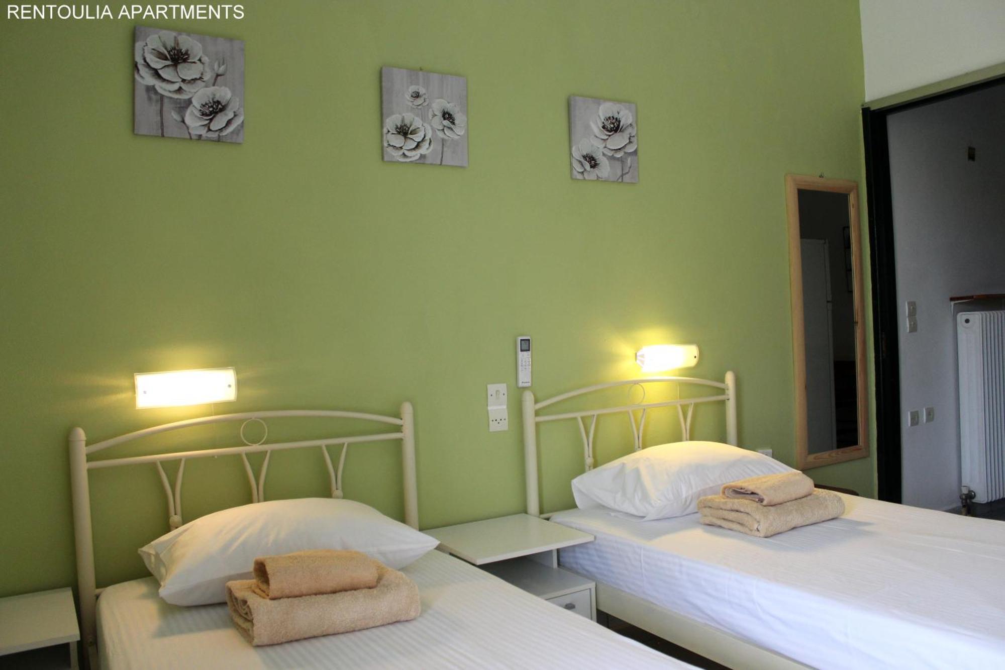 Rentoulia Apartments Poúlithra Buitenkant foto